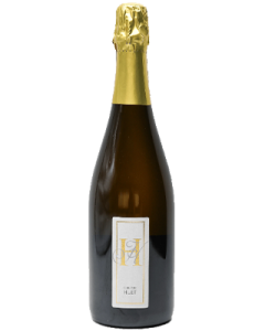 Huet Pétillant Brut 2019 wine bottle shot